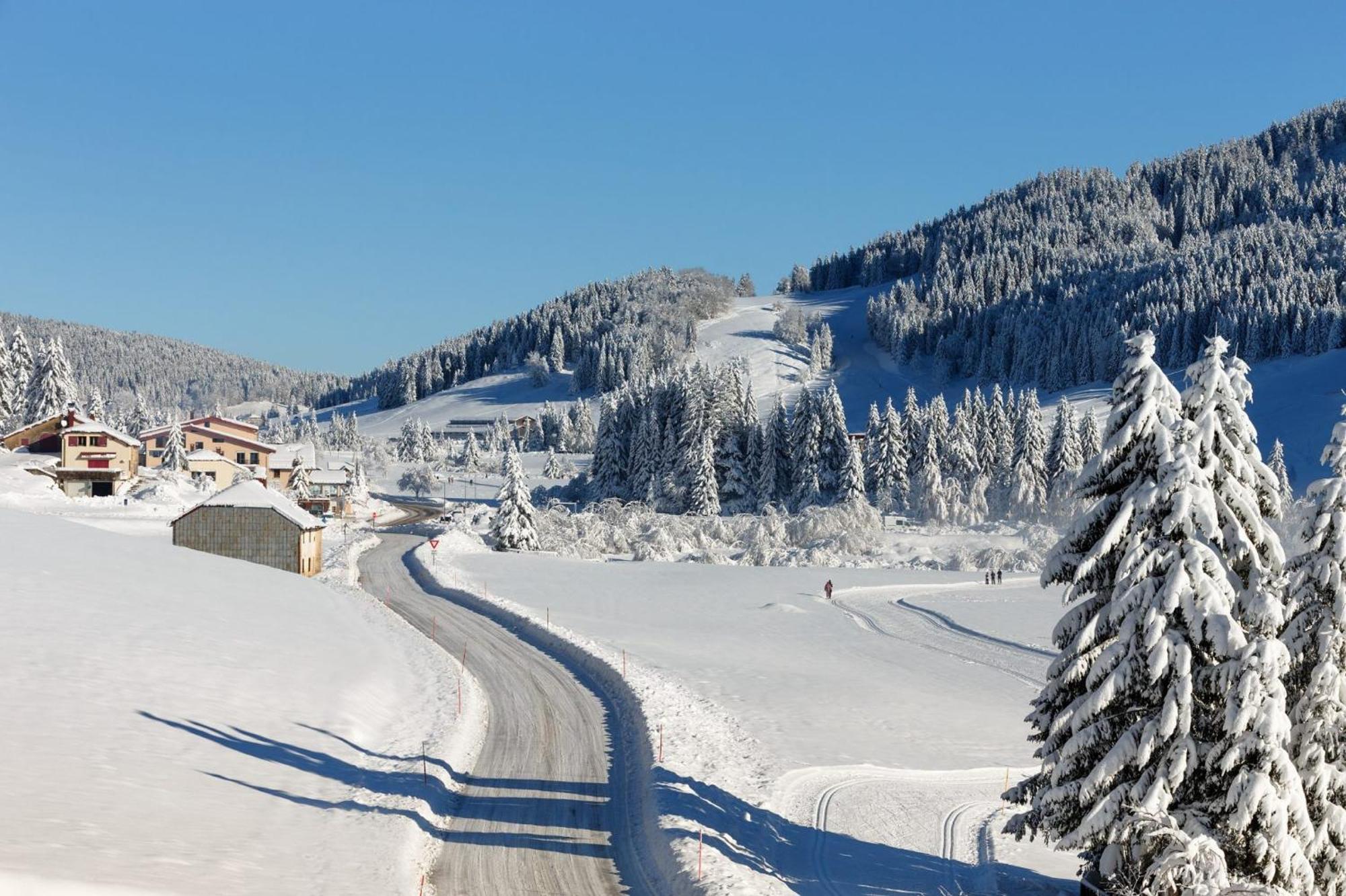 Charmant T2 De Montagne A La Station Des Rousses Avec Balcon Et Garage Les Rousses Buitenkant foto